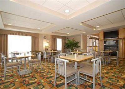фото отеля Comfort Suites Central/I-44