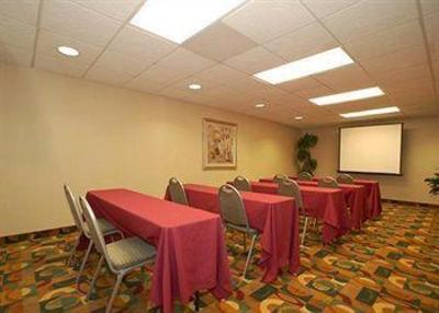 фото отеля Comfort Suites Central/I-44