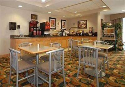 фото отеля Comfort Suites Central/I-44