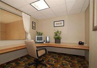 фото отеля Comfort Suites Central/I-44