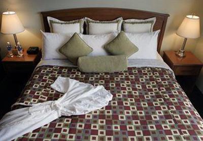 фото отеля Service Plus Inns & Suites Calgary