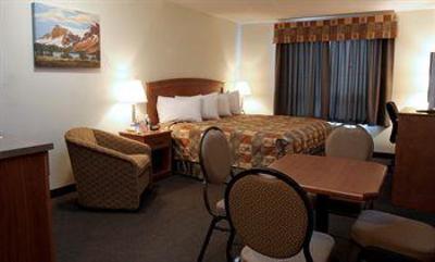 фото отеля Service Plus Inns & Suites Calgary