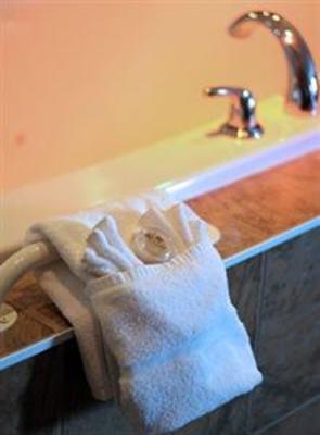 фото отеля Service Plus Inns & Suites Calgary