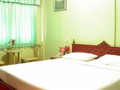 фото отеля Woodlands Inn Hotel Bangkok