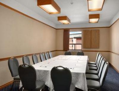 фото отеля Travelodge London South