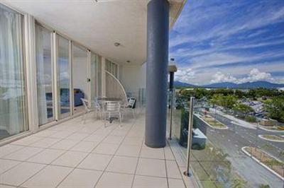 фото отеля Park Regis Piermonde Apartments Cairns