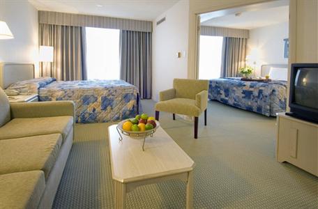 фото отеля Quality Suites Toronto Airport