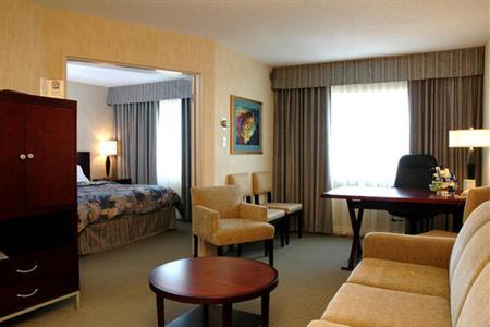 фото отеля Quality Suites Toronto Airport