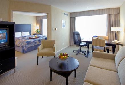 фото отеля Quality Suites Toronto Airport