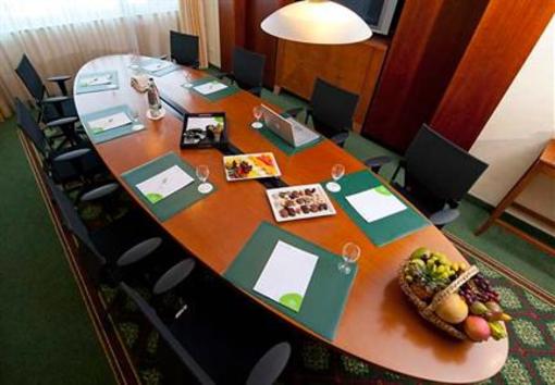 фото отеля Courtyard by Marriott Duesseldorf Hafen
