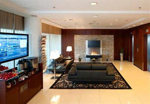 фото отеля Courtyard by Marriott Duesseldorf Hafen