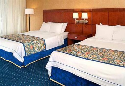 фото отеля Courtyard by Marriott Detroit Dearborn