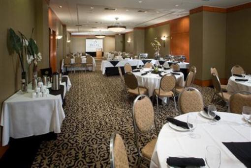 фото отеля Delta Vancouver Suites Hotel