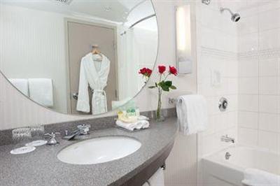 фото отеля Delta Vancouver Suites Hotel
