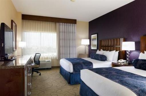 фото отеля Doubletree Carson Civic Plaza
