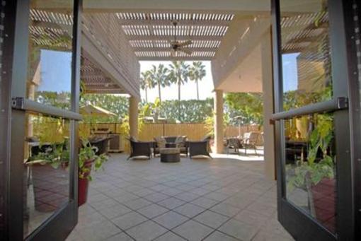фото отеля Doubletree Carson Civic Plaza