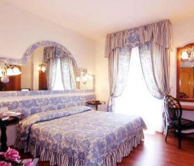 фото отеля Cavalieri Palace