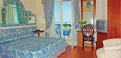 фото отеля Cavalieri Palace