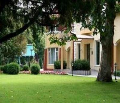 фото отеля Garden Hotel Szolnok