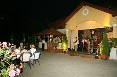 фото отеля Garden Hotel Szolnok