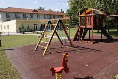 фото отеля Garden Hotel Szolnok