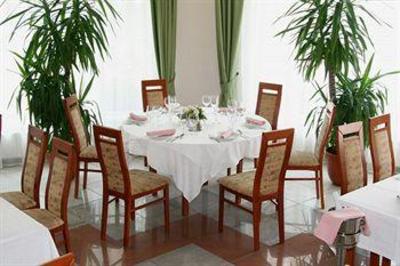 фото отеля Garden Hotel Szolnok