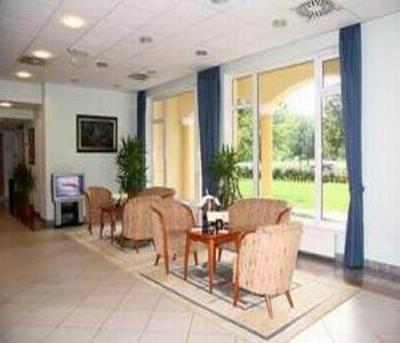 фото отеля Garden Hotel Szolnok