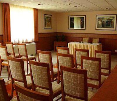 фото отеля Garden Hotel Szolnok