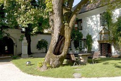 фото отеля Hotel Schloss Leonstain
