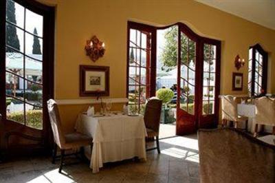 фото отеля Lanzerac Manor and Winery