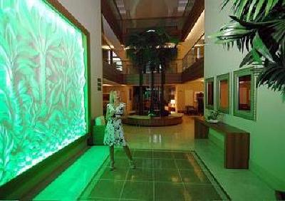 фото отеля Ambassador Plaza Hotel