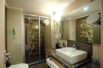 фото отеля Ambassador Plaza Hotel