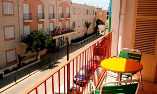 фото отеля Hostal Giramundo Ibiza