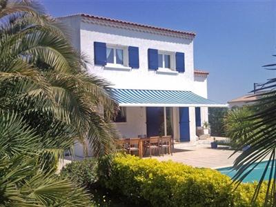 фото отеля Holiday House Clos Sainte Therese