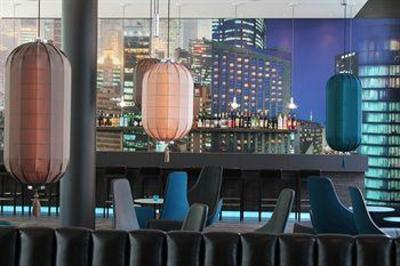 фото отеля Motel One Düsseldorf-Hauptbahnhof