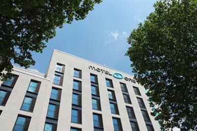 фото отеля Motel One Düsseldorf-Hauptbahnhof