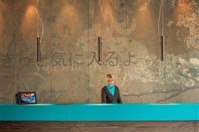 фото отеля Motel One Düsseldorf-Hauptbahnhof