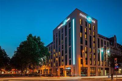фото отеля Motel One Düsseldorf-Hauptbahnhof