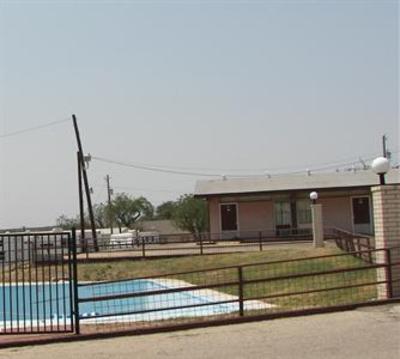 фото отеля Holiday Host Motel