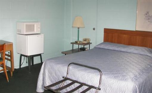 фото отеля Holiday Host Motel