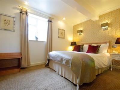 фото отеля Careys Manor Hotel & SenSpa