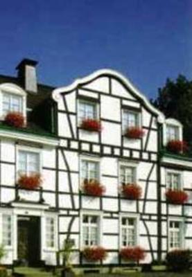 фото отеля Hotel Zur Post Wermelskirchen