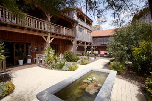 фото отеля Hotel De La Plage Saint-Julien-En-Born