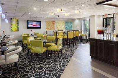 фото отеля Doubletree Club by Hilton Springdale