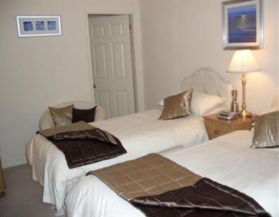 фото отеля Ocean Breeze Guest House