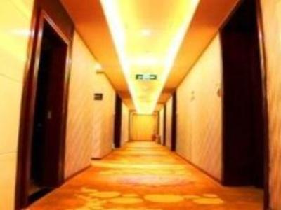 фото отеля Super 8 Hotel Shiyan Beijing Zhong Lu