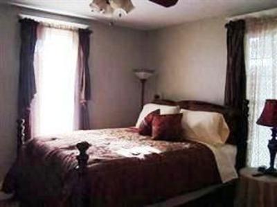 фото отеля Vintage Charm Bed and Breakfast Waterville (Kansas)