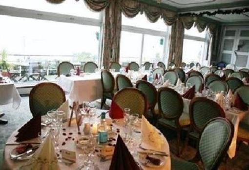 фото отеля BEST WESTERN New Holmwood Hotel