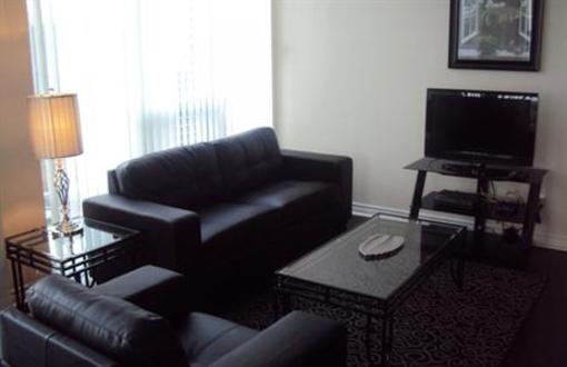 фото отеля Whitehall Suites