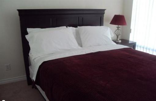 фото отеля Whitehall Suites